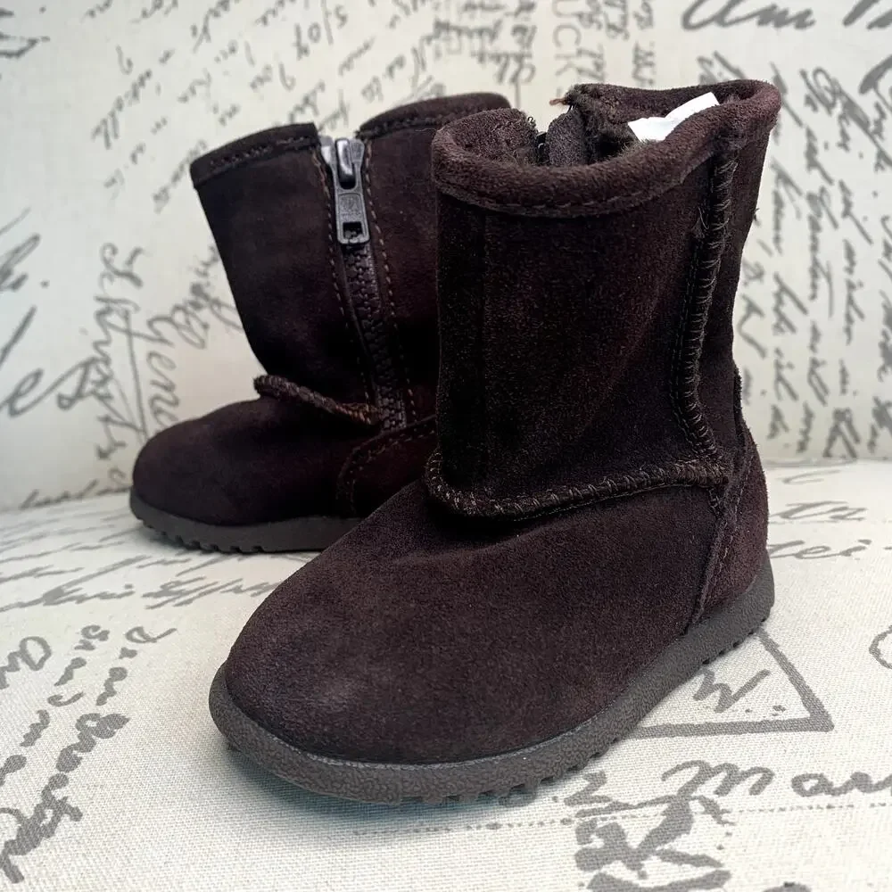5/$25 Circo Brown‎ Suede Boots